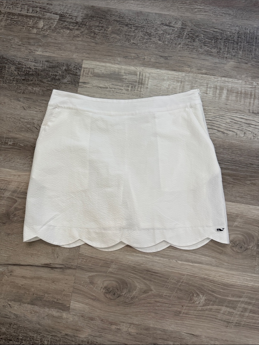 Vineyard Vines performance Skort  white size 12